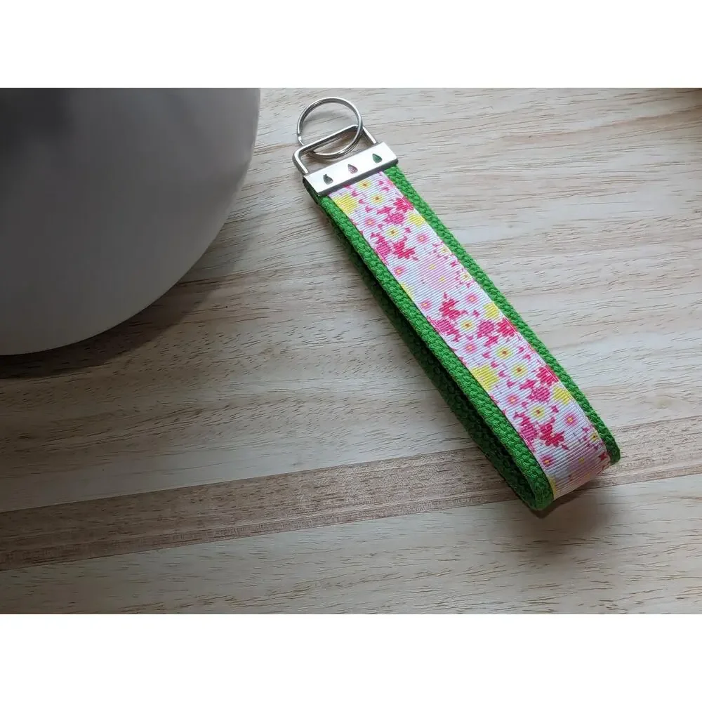Floral Keychain Wristlet Handmade Boho Fabric Key FOB Sturdy‎ Daisy Flower Pink